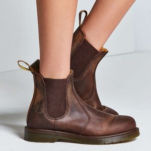 Dr Martens Crazy Horse 2976 Chelsea boots